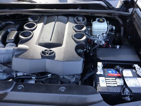 Used 2018 Toyota 4Runner SR5 Premium AWD/4WD image 43