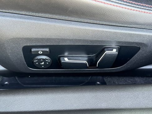 Used 2025 BMW M2 w/ Lighting Package image 20