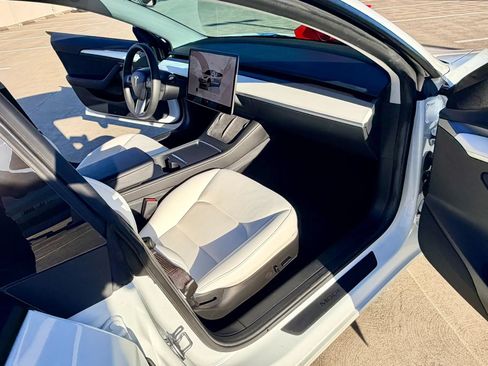 Used 2023 Tesla Model 3 Standard Range RWD image 19