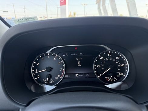 Certified 2025 Nissan Frontier SV image 14