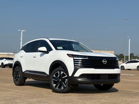 New 2025 Nissan Kicks SV w/ SV Premium Package image 2