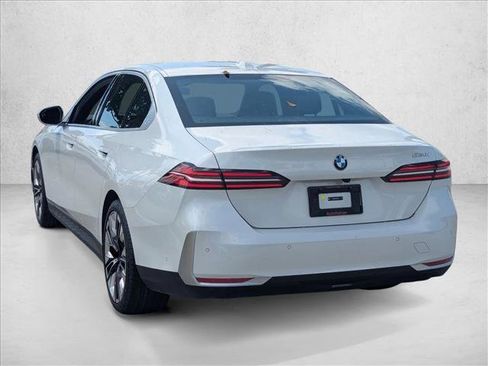Certified 2024 BMW 530i w/ Premium Package RWD image 8