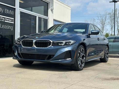 Certified 2025 BMW 330i xDrive Sedan AWD/4WD image 3