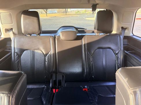 Used 2020 Ford Expedition Platinum image 30