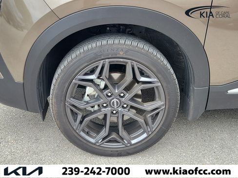 Used 2025 Nissan Kicks SR FWD image 6