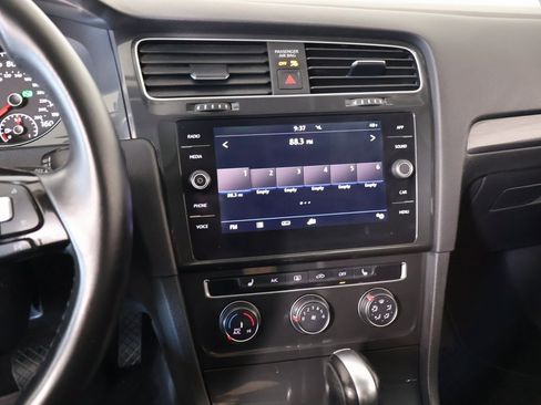 Used 2019 Volkswagen Golf SE w/ Driver Assistance Package image 5