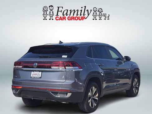 Used 2025 Volkswagen Atlas Cross Sport SE FWD image 4