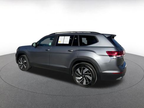 Used 2025 Volkswagen Atlas SE image 10