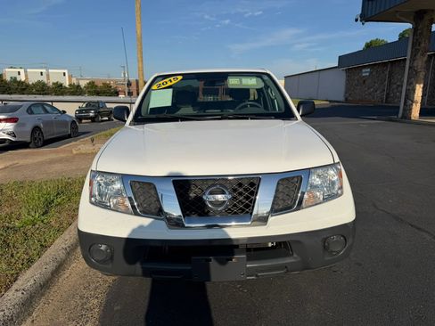 Used 2015 Nissan Frontier S image 2
