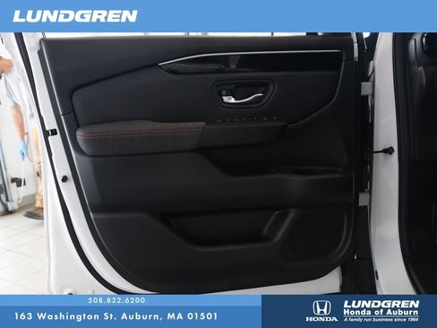 Used 2025 Honda Pilot Sport image 9