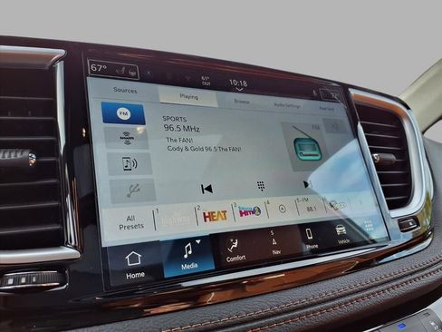 New 2026 Chrysler Pacifica Pinnacle image 5