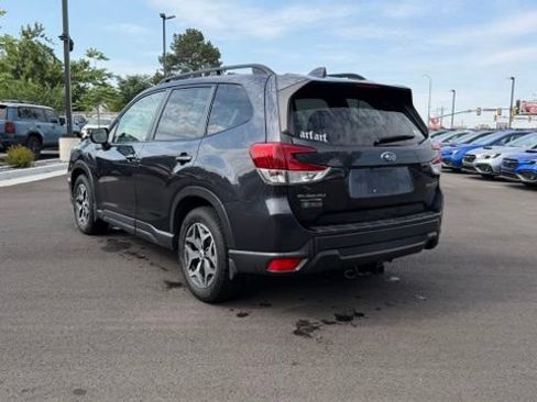 Used 2019 Subaru Forester Premium AWD/4WD image 6