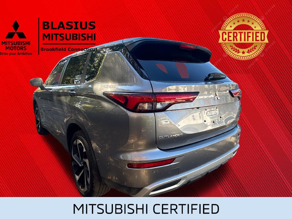 Used 2023 Mitsubishi Outlander 4WD Plug-In Hybrid image 12