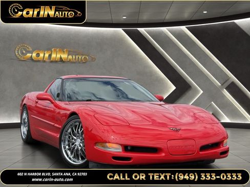 Used 2001 Chevrolet Corvette Coupe w/ Preferred Equipment Group1 RWD image 3