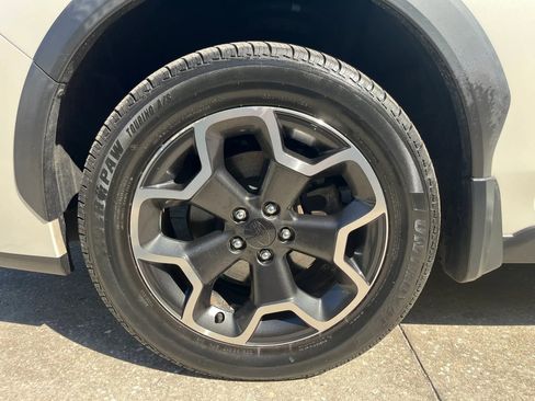 Used 2014 Subaru Crosstrek 2.0i Limited w/ Popular Package #1 image 9