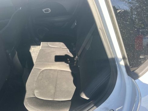 Used 2015 Kia Soul image 12