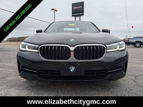 Used 2023 BMW 530i xDrive w/ Premium Package image 9