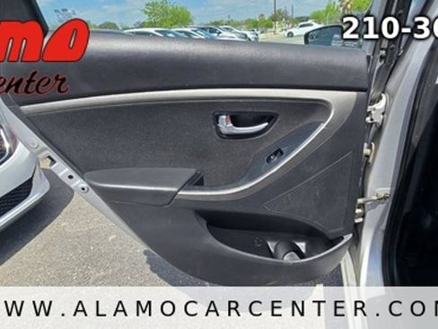 Used 2016 Hyundai Elantra GT FWD image 29