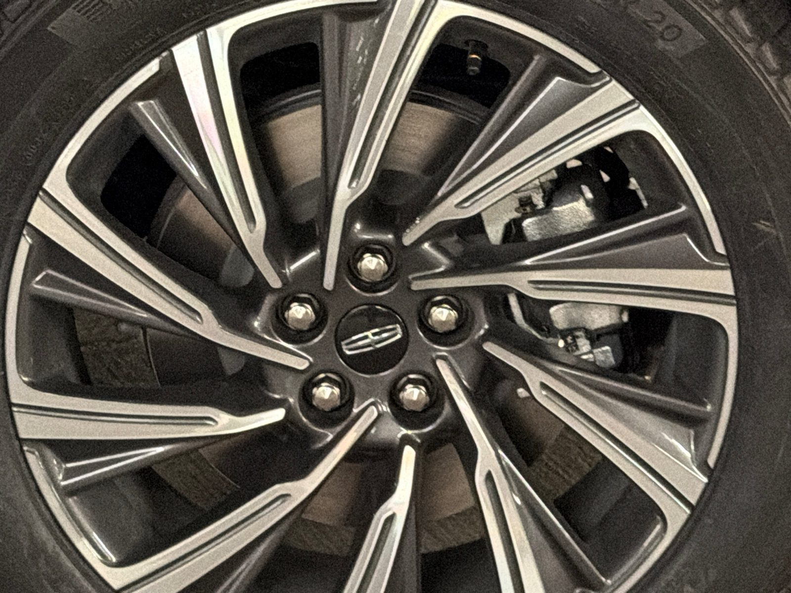 New 2027 Lincoln Aviator AWD image 5