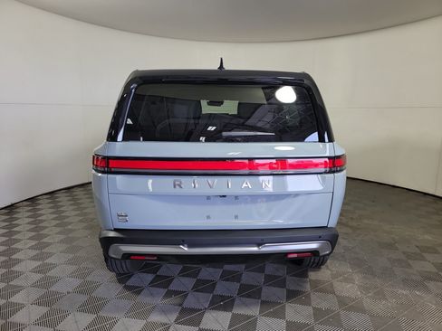 Used 2024 Rivian R1S Adventure AWD/4WD image 4