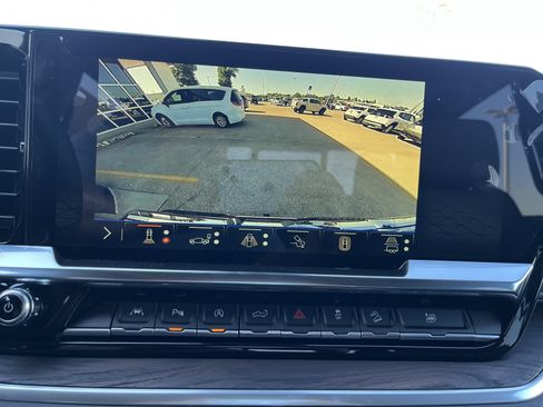 New 2026 GMC Sierra 1500 SLT w/ SLT Premium Package AWD/4WD image 5