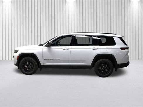 New 2026 Jeep Grand Cherokee L 4WD image 7