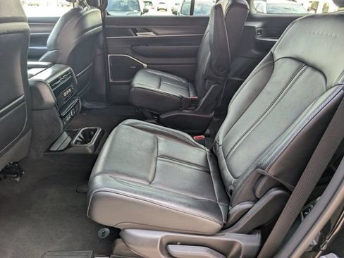 Used 2024 Jeep Wagoneer Series III AWD/4WD image 26