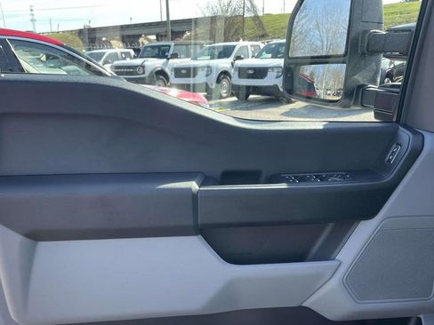 New 2026 Ford F250 XL w/ XL Chrome Package AWD/4WD image 15
