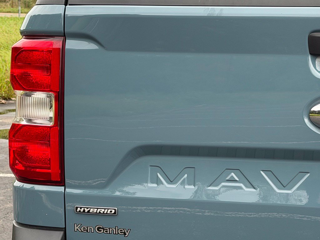 Certified 2023 Ford Maverick XL FWD image 10