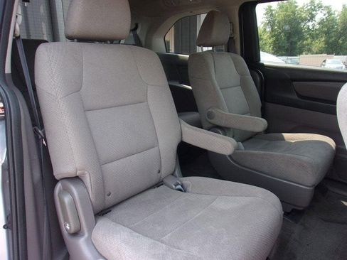 Used 2016 Honda Odyssey LX image 10