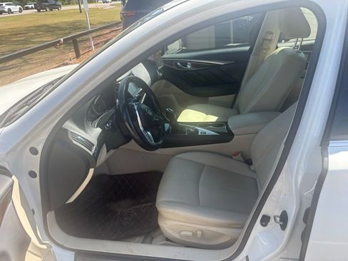 Used 2018 INFINITI Q50 Luxe image 5