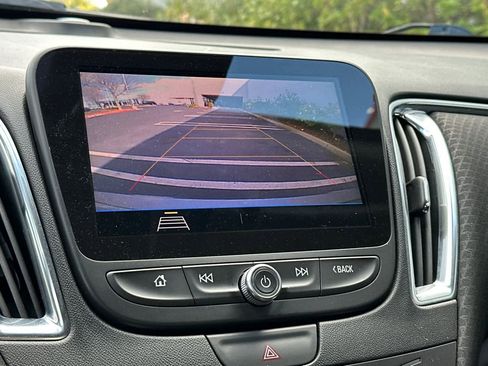 Used 2019 Chevrolet Malibu LT w/ Driver Confidence Package II image 20