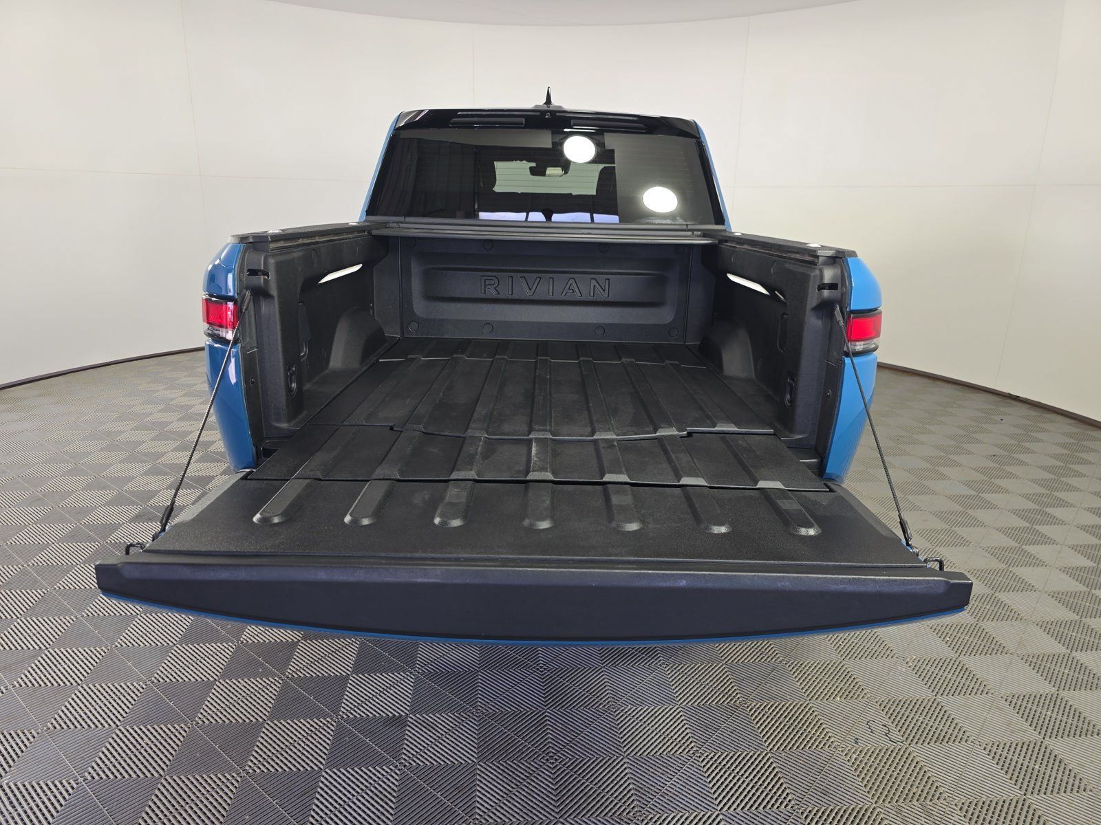 Used 2022 Rivian R1T Launch Edition AWD/4WD image 15