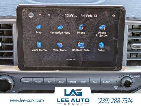 Used 2024 Hyundai Venue Limited image 15