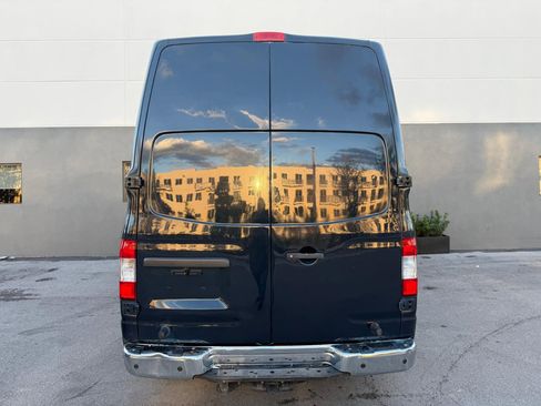 Used 2017 Nissan NV 3500 SL image 4