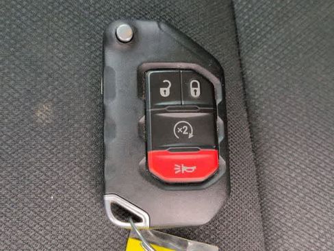 Used 2021 Jeep Gladiator Sport AWD/4WD image 36