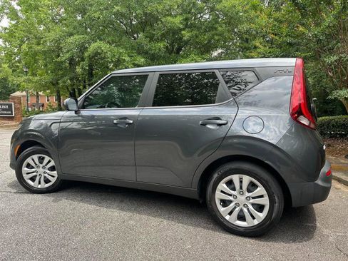 Used 2022 Kia Soul LX FWD image 9