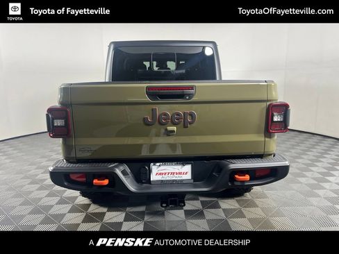 Used 2025 Jeep Gladiator Mojave w/ Convenience Group AWD/4WD image 8