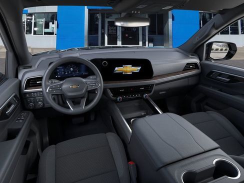 New 2025 Chevrolet Suburban LS image 15