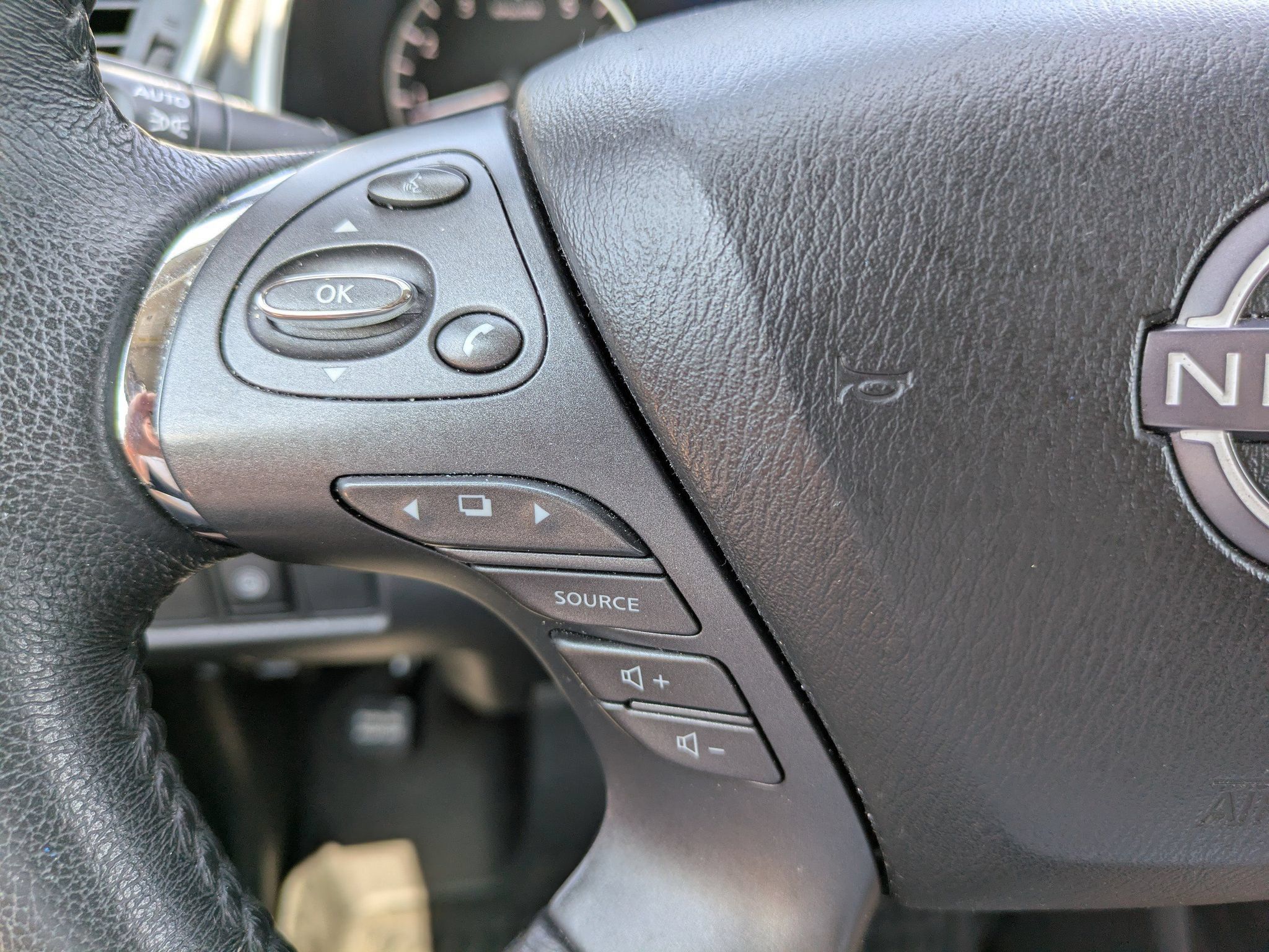 Used 2023 Nissan Murano SV AWD/4WD image 25