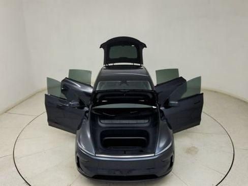 Used 2026 Tesla Model Y Long Range RWD image 30