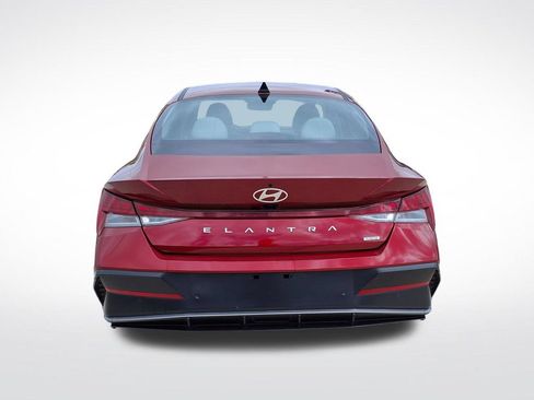Used 2024 Hyundai Elantra Limited FWD image 7