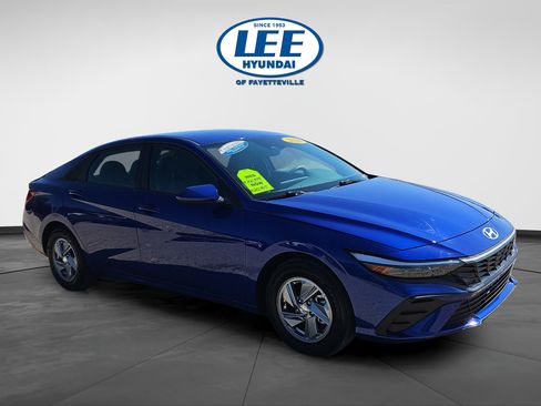 Certified 2026 Hyundai Elantra SE FWD image 1