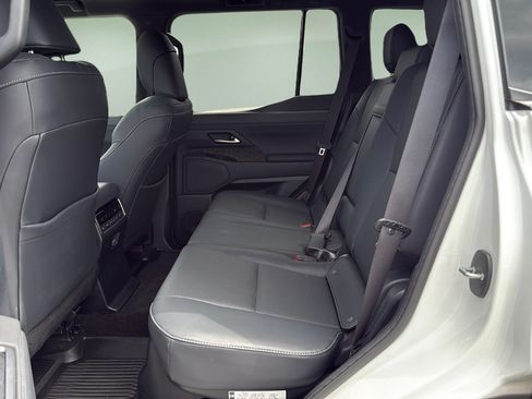 Certified 2025 Lexus GX 550 w/ Accessory Package (2T) AWD/4WD image 15