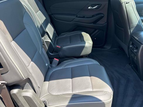 Used 2023 Chevrolet Traverse Premier AWD/4WD image 21