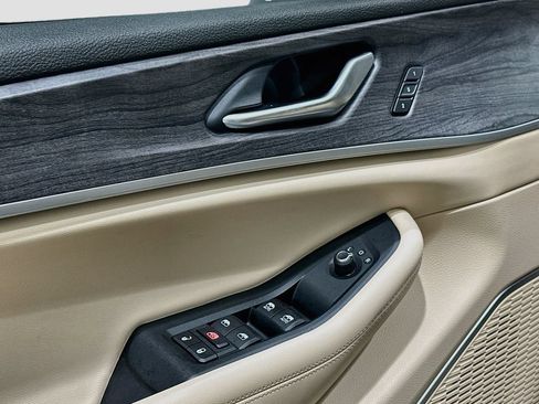 Used 2022 Jeep Grand Cherokee L Limited RWD image 18