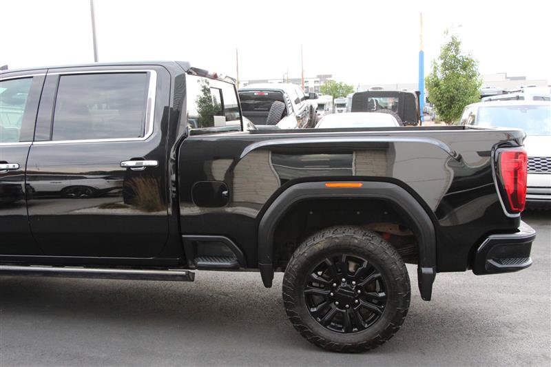 Used 2022 GMC Sierra 2500 Denali w/ Denali Black Diamond Edition AWD/4WD image 6