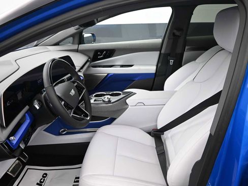 New 2026 Cadillac Optiq Luxury 1 image 20