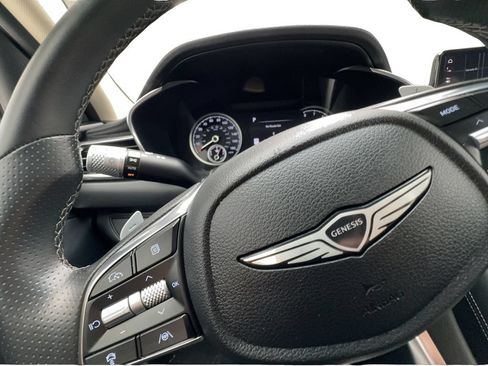 Used 2025 Genesis G70 2.5T RWD image 42