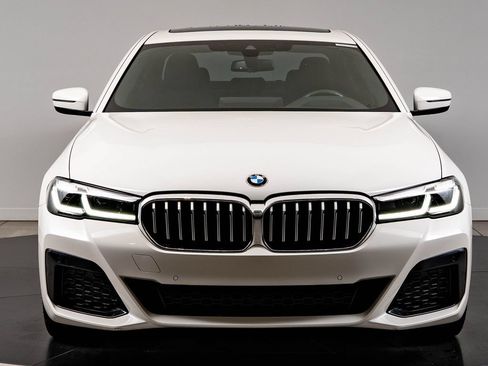 Used 2023 BMW 530i xDrive w/ M Sport Package AWD/4WD image 2